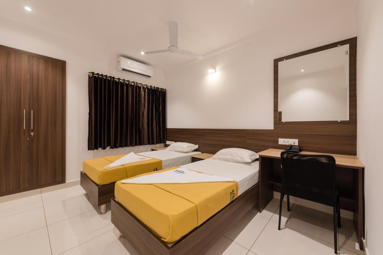 Hotel Karuna Residency Μπανγκαλόρ Εξωτερικό φωτογραφία
