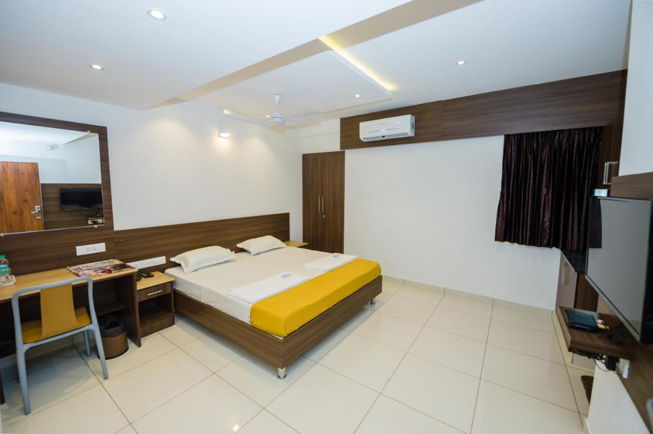 Hotel Karuna Residency Μπανγκαλόρ Εξωτερικό φωτογραφία